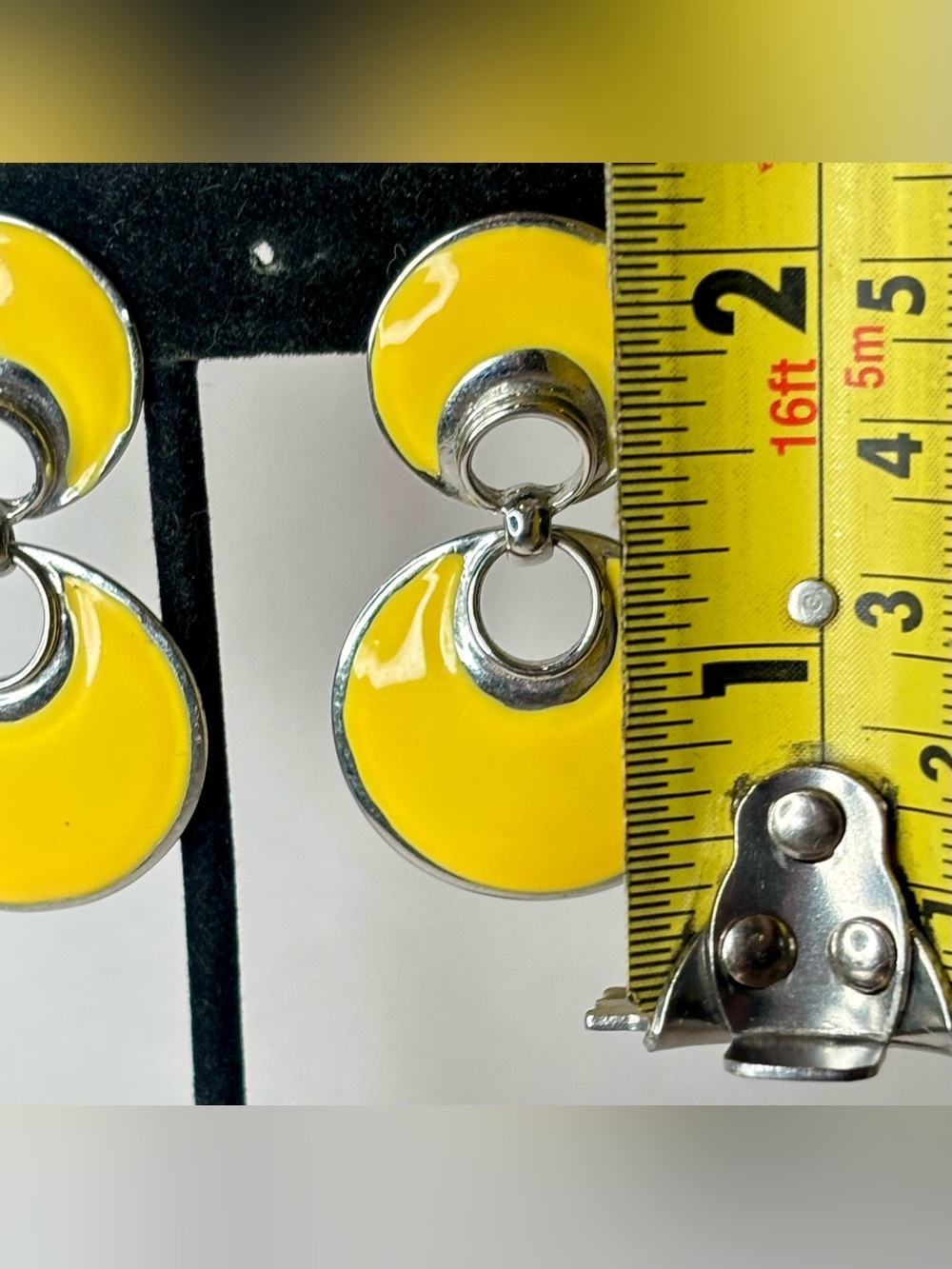 Vintage 1980s Glam Yellow Enamel Dangle Pierced Earrings Silver Tone Statement - Picture 3 of 3